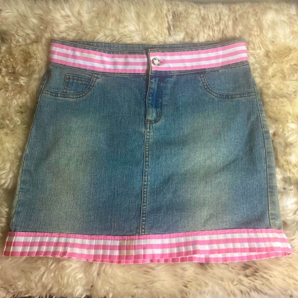 Cute Skirt! Pink Ribbon Frill Denim skirt, faux front pockets, real back pockets